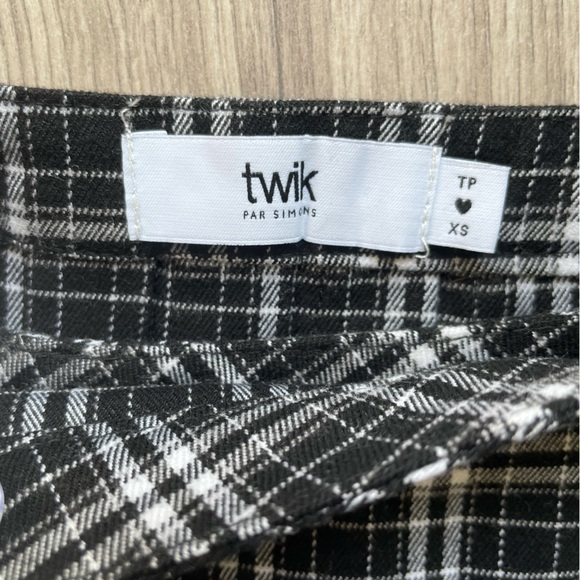 Simons Twik Skirt - Picture 2 of 2
